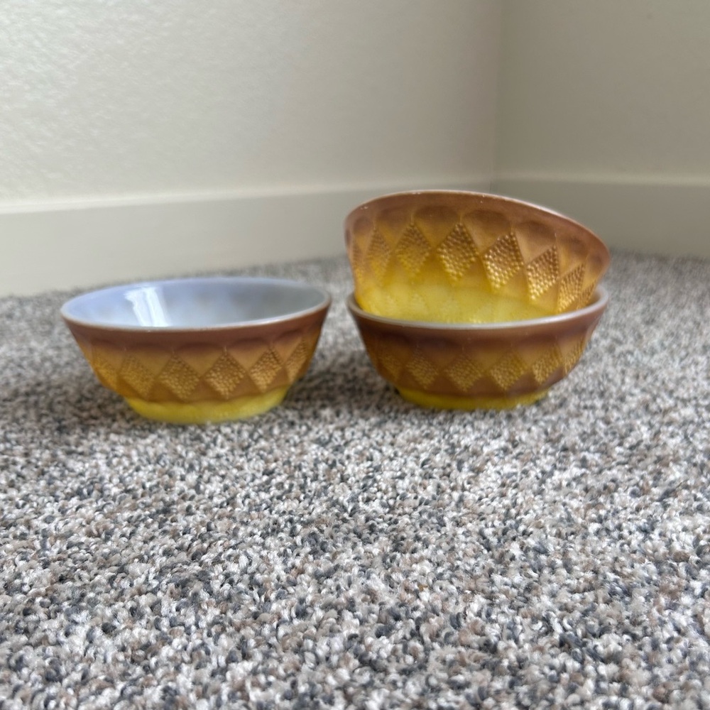 Set Of 3 Vintage Fire-King Kimberly Diamond Ombré Cereal Bowls - READ